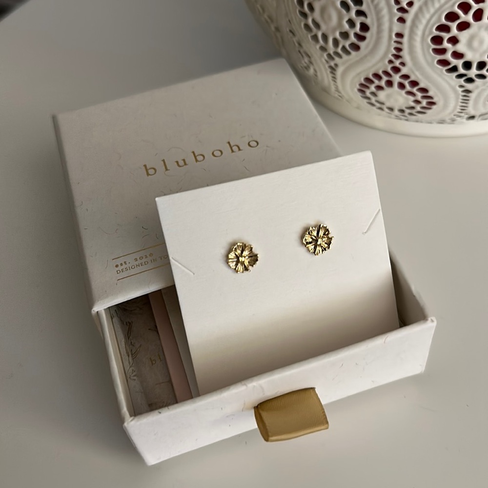Jilly Box Summer 2023 BLUBOHO: LITTLE WILDFLOWER EARRINGS